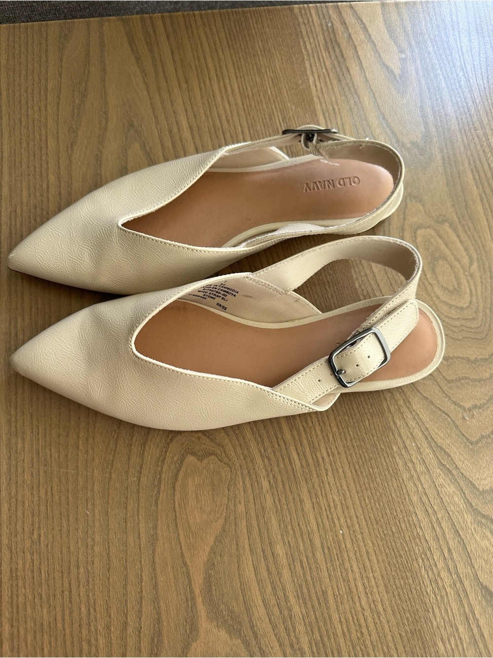 Old Navy Women's Beige Pointed Slingback Flats